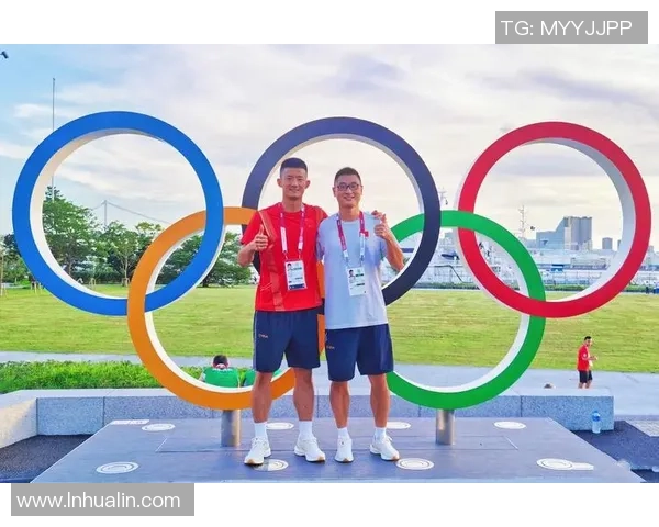 武汉羽毛球队在世界锦标赛中的默契配合与精彩表现分析